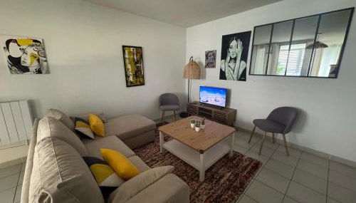 Appart Lumineux 2ch proche Près d'Arènes avec wifi tv et patio - Foto 2