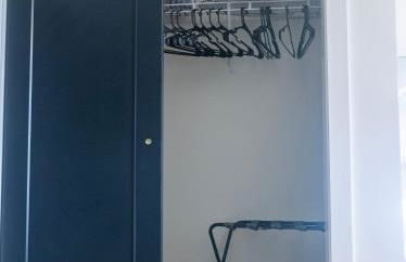 Two Story Penthouse, 2 Bedrooms with 2 and a half bathrooms, 2 Balconies, Skyline View, Pool - Foto 32