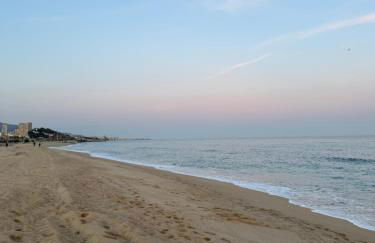 Apartamento de una habitación con terraza grande cerca de Barcelona - Photo 17