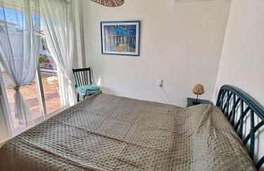 Beachfront, pool, air conditioning, 3 bedrooms, sea view - Photo 9