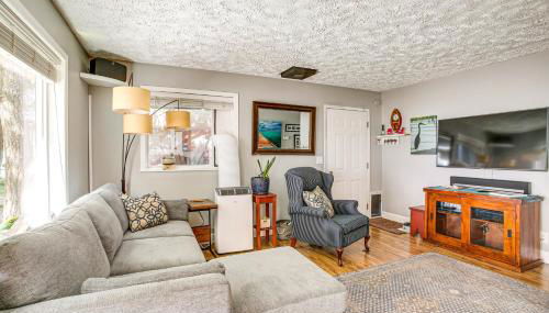 Hot Tub, Deck and Mtn Views Nine Mile Falls Duplex - Foto 4