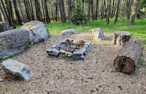 Blacktail Cabin Hideaway with hot tub - Foto 34