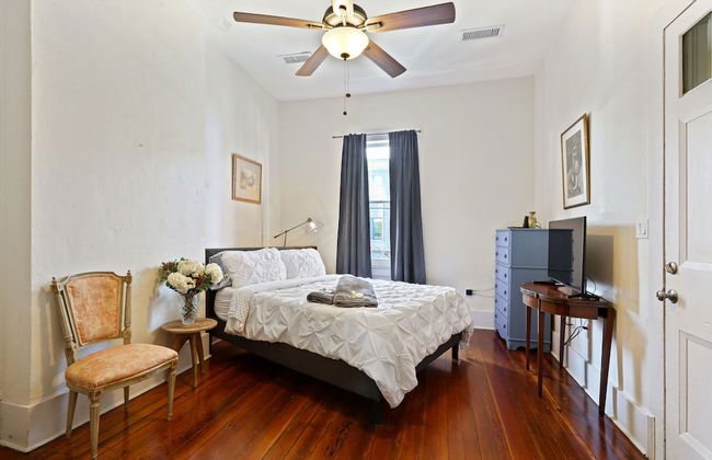 Montgomery Apartments on Magazine Street - Foto 21