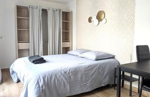 Grande maison rénovée, 10 pers, métro 7 min, Paris centre 20 min, supermarché 100 m - Foto 10