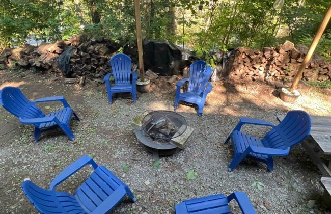 Little Gray Cabin 2 Bedroom Home by RedAwning - Foto 37