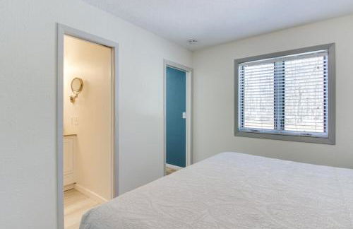 Breezy Point Cabin Deck with Golf Course Views! - Foto 16