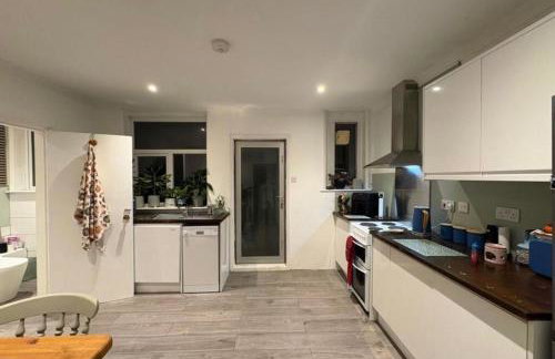 Spacious 3-Bed Terrace, Great Links - Foto 7