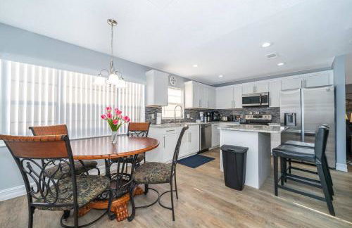 Private Paradise! Stunning south-facing pool home - Foto 19