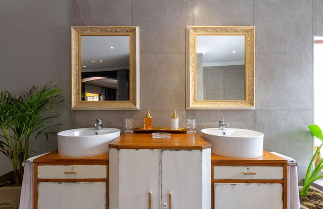 The Minimalist - Photo 44