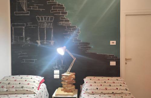 Campus House - Photo 27