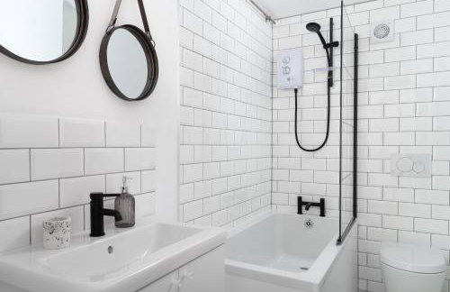 Naut Retreat, The Big Barn - Spacious & cosy cottage, walk to Porthcurno beach, Pedn Vouder & Minack Theatre - Photo 8