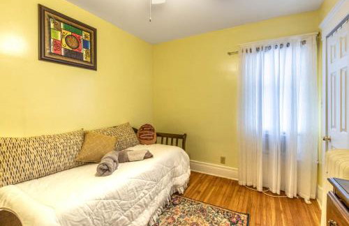 The Paradise House steps from the Heart of Hertel - Foto 20