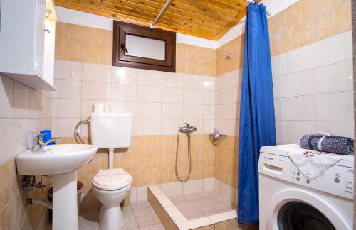 Traditional House Maries - Photo 12