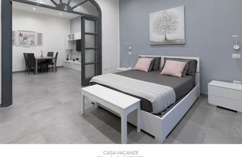 Dante Square - Photo 1