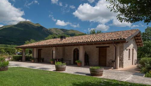 Agriturismo Casale nel Parco dei Monti Sibillini - Foto 2, Garden view
