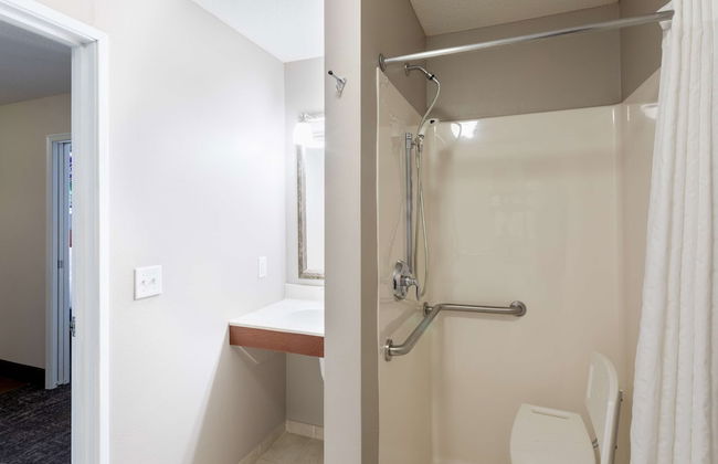 Grandstay Residential Suites Hotel - Sheboygan - Photo 13