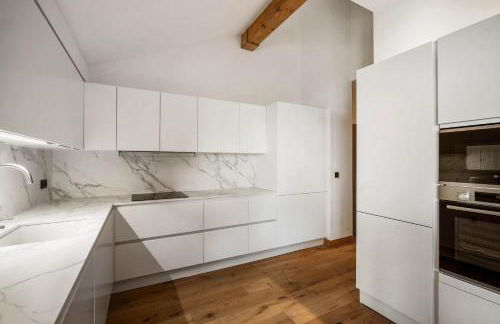 Luxury Penthouse - Panoramic Views, Walkway Balcony, Private Floor - Foto 12