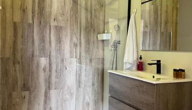 El almacén de Lola Relax, piscina y Vistas al Mar - Foto 5, Shower