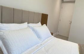 Novíssimo! Charmoso e a 3 minutos a pé da praia - Foto 26