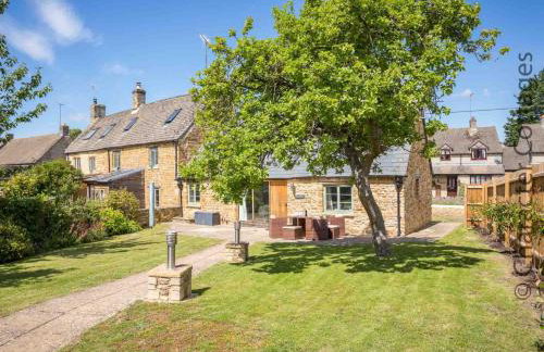 The Tap Room - Photo 1