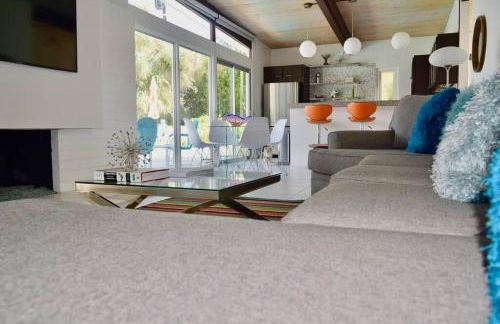 Live the Mid Mod Life at Mariposa Palms - Foto 29