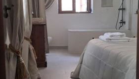 Casa Ypsilon Olive Oil - Photo 2