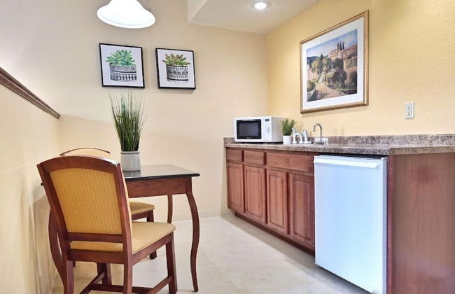 Four Seasons Island Resort - Photo 31