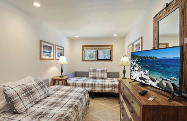 Snowshoe Cabin 3 Decks, BBQ & Hot Tub! - Foto 2