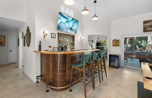 Plantation Pool Home with Hot Tub Sleeps 10 - Foto 3