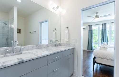 6 Bedroom Quiet Townhome! 6min to Airport & 15min to Downtown! - Foto 29