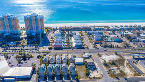 Beach Getaway for 15 A Few Steps from the Sand - Foto 3