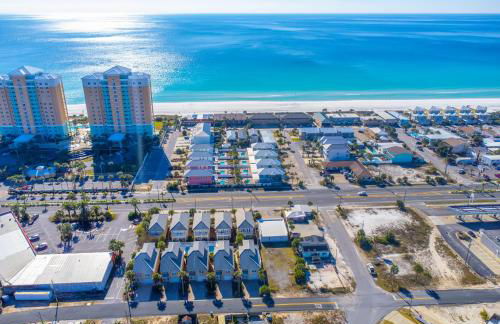 Beach Getaway for 15 A Few Steps from the Sand - Foto 3