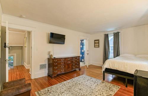 Massive 6 bedroom home with a Pool - Foto 42