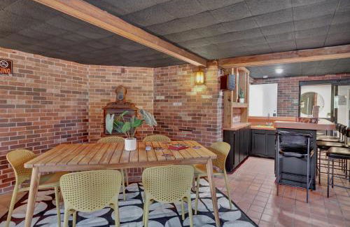 Private Indoor Pool Estate with Hot Tub - Foto 12