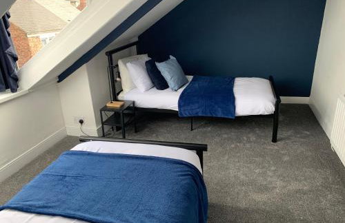 Windsor 4 - Spacious beautiful 4 bdrm maisonette nr Ncle free wifi free parking - Foto 30