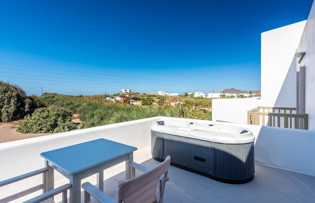 Milia Gi Suites - Photo 29