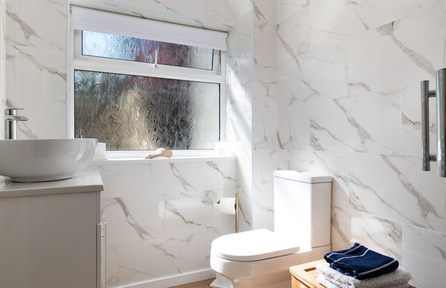 Ty Hapus - Close to Beach and Town - Photo 24