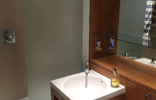 Modern 3 Bedroom Apartment in Paddington - Photo 9