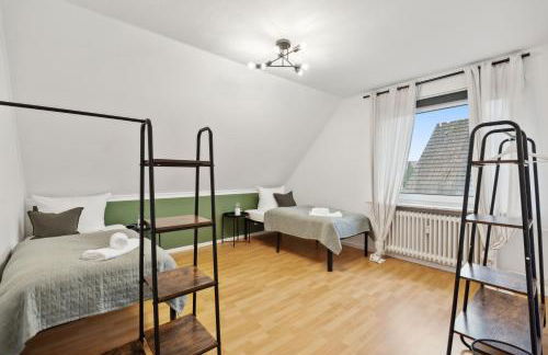 APARTMENT in Isenbüttel - 90m2, 3 Zi, 5 Einzelbetten, Free Coffee, WiFi & Parking - 24h CHECK IN - Foto 2