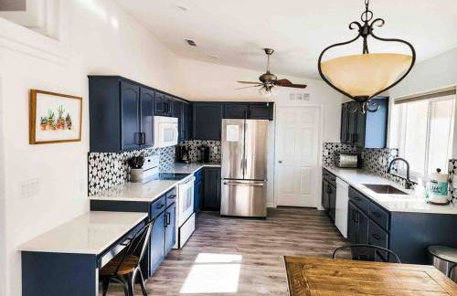 PRIVATE VIEW ON THE LAKE SIDE OF 95! Sleeps 16 - Foto 19