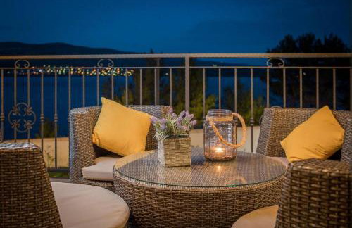 Seafront Villa Noah with heated pool - Foto 15