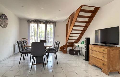 Jolie Colombe, maison 3 ch 2 sdb beau jardin terrasse aménagée à 15 mn à pied de la mer du centre Port en Bessin proche golf et d'Omaha Beach et Bayeux - Photo 5