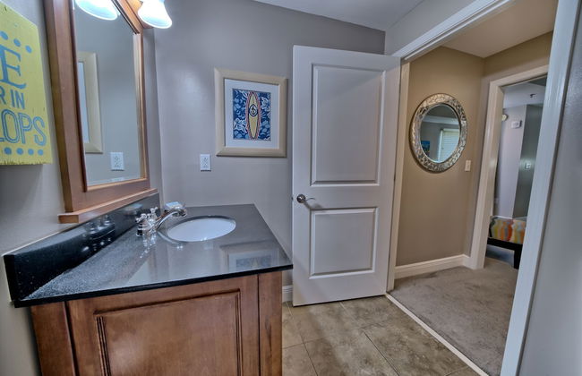 Sterling Breeze - Luxury Beach Front Condo - Photo 73