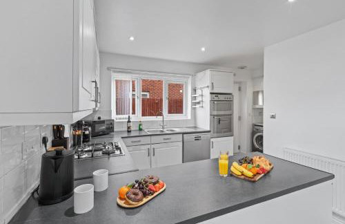 Spacious & Budget 4B Home w en-suites - Foto 59