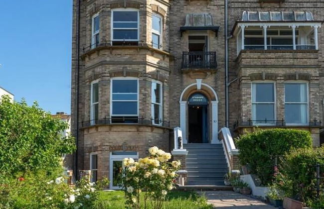 Luxe Beach Pad, Wow Sea Views at Coco By The Bay - Foto 56