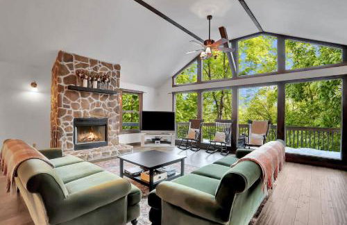 5 Bedroom Suites Hot Tub Jacuzzi Tub & Game Room - Photo 8