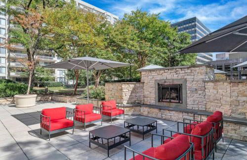 Fantastic 2 BR Apt + Den @Crystal City With Gym - Foto 9