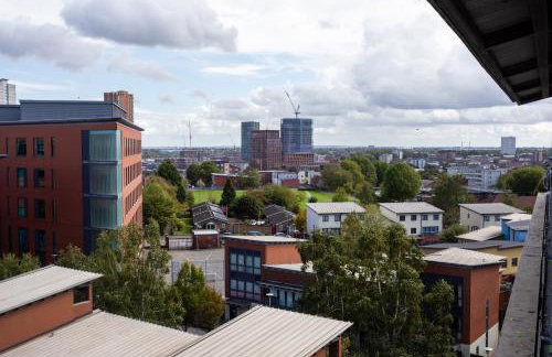 Vista Verde - Luxury City Penthouse 2BR - Sleeps up to 6 - Parking - Photo 59