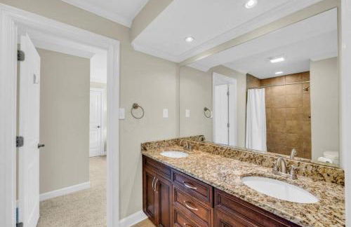 The Wexford French Chateau w Pool - Photo 66