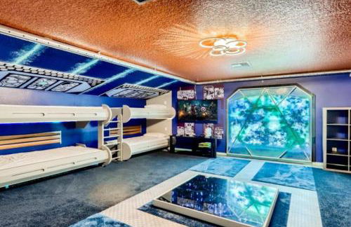 The Marvel Mansion 5BR Pool Home Near Disney World - Foto 25